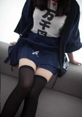 裙子下的怪兽