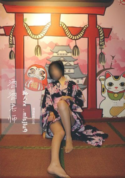 年轻的女闺蜜hd