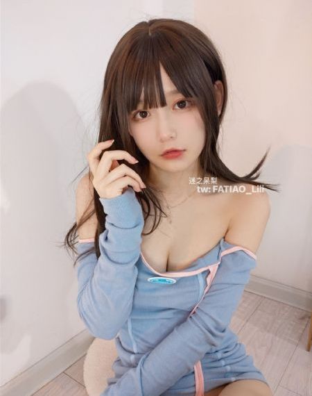 胸部丰满的妈妈