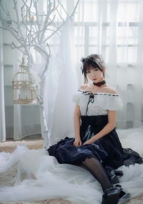 紧身裙女教师在线观看