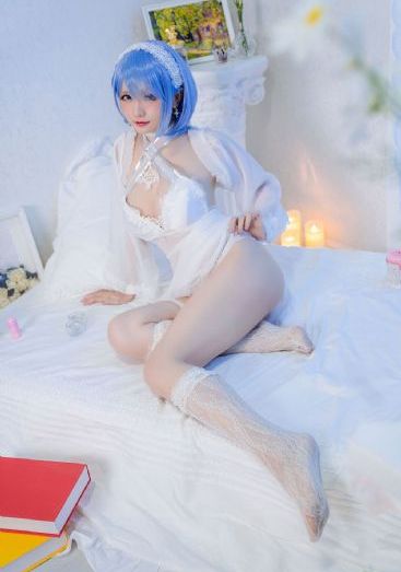 厨房掀起馊裙子挺进